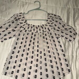 Women's Black and White Patterned Top
